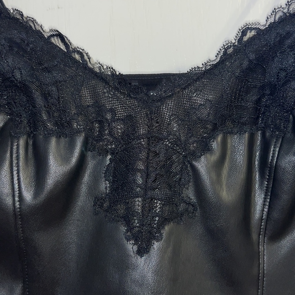 EXPRESS BLACK LEATHER TOP - Picture 5 of 5